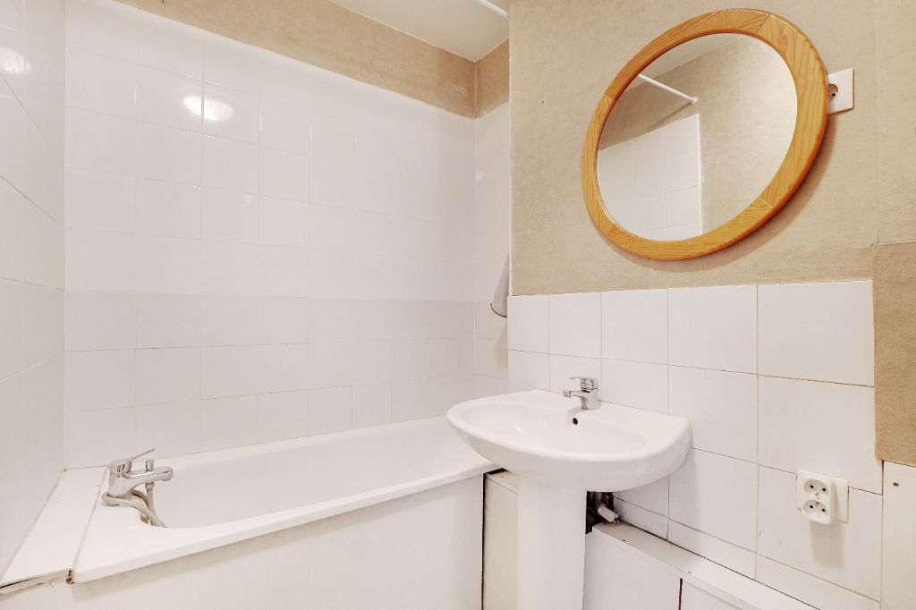 Oberoende Studio Paris 256600