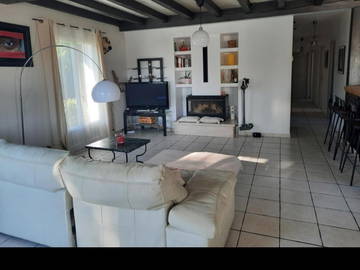 Entire home for rent in Mouguerre - photo 14 : TV room-14