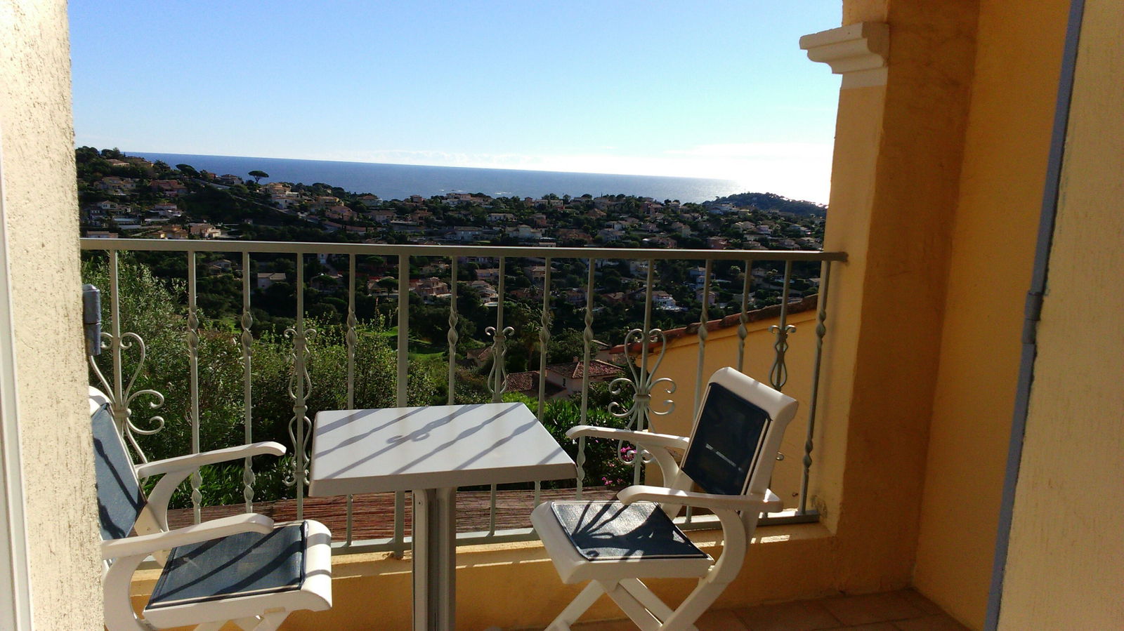 Estudio Independiente Sainte-Maxime 100625