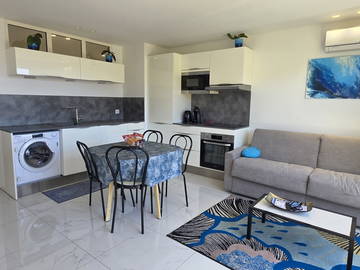Logement entier à louer à Vallauris - photo 1 : salle à manger-1