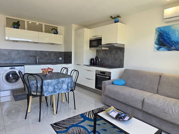 Logement entier à louer à Vallauris - photo 3 : salon-3