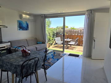 Logement entier à louer à Vallauris - photo 4 : salon-4