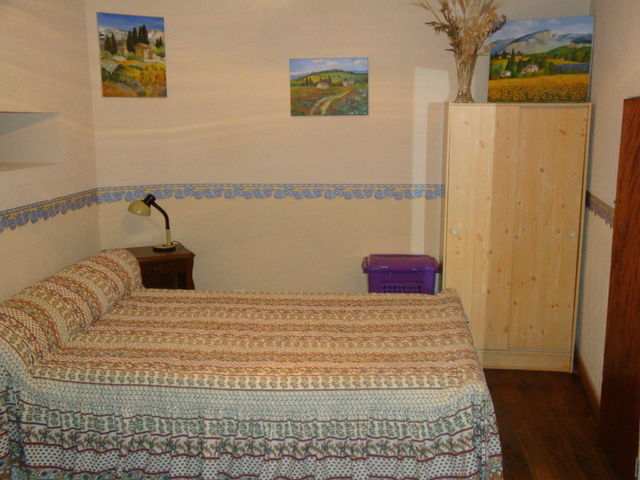 Entire Home Vallabrègues 37165