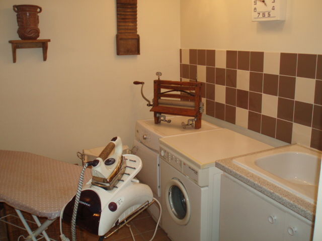 Entire Home Saint-Pierre-de-Bœuf 104003