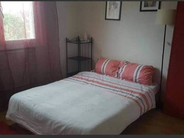 Roomlala | Villepinte Roommate Near Cdg Airport And Parc Des E