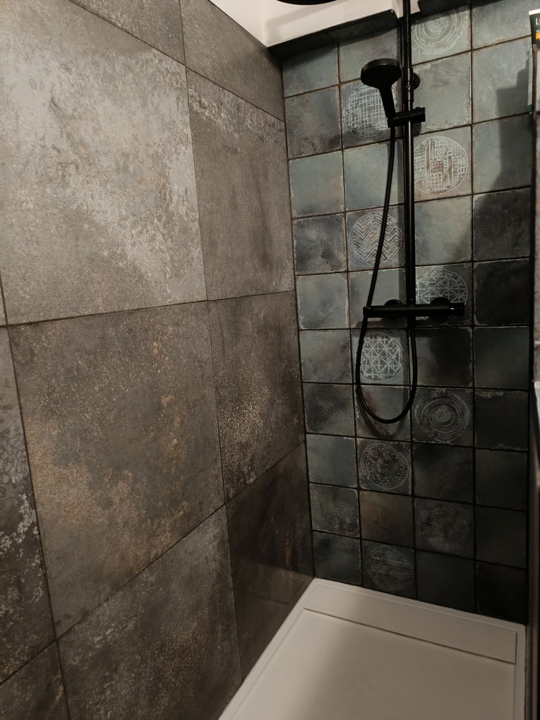 Gastgezin Poses 637729