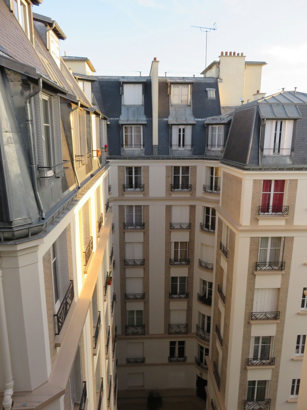 Vierashuoneet Paris 92035