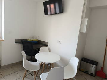 Roomlala | W pełni umeblowane studio na trzecim piętrze