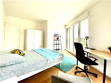 Roomlala | Warm And Bright Room – 13m² - CL5