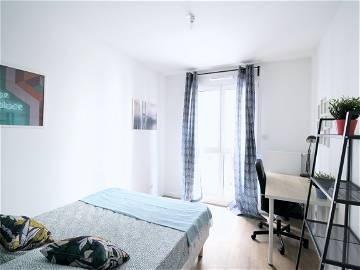 Room For Rent Clichy 241203