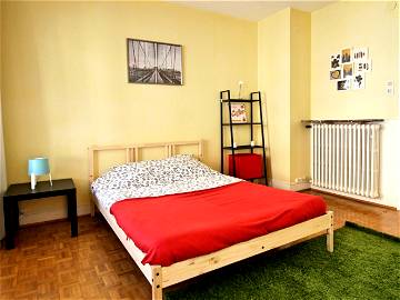 Roomlala | Warm And Spacious Room – 15m² - ST26