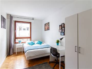 Roomlala | Warmes Und Helles Zimmer – 13m² – RU3