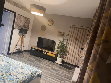 Roomlala | WG-Zimmer+ Bad + Keller + Garten