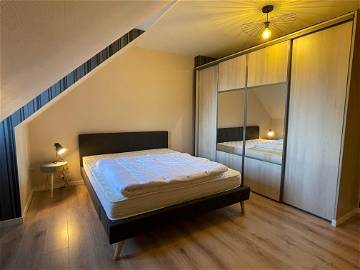 Roomlala | WG-Zimmer in einem renovierten Haus _ Champagner