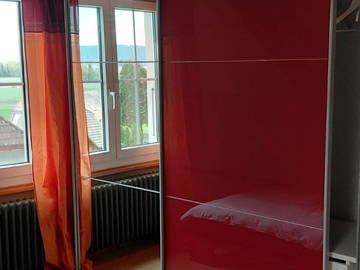 Colocation à louer à Gampelen - photo 4 : chambre-4