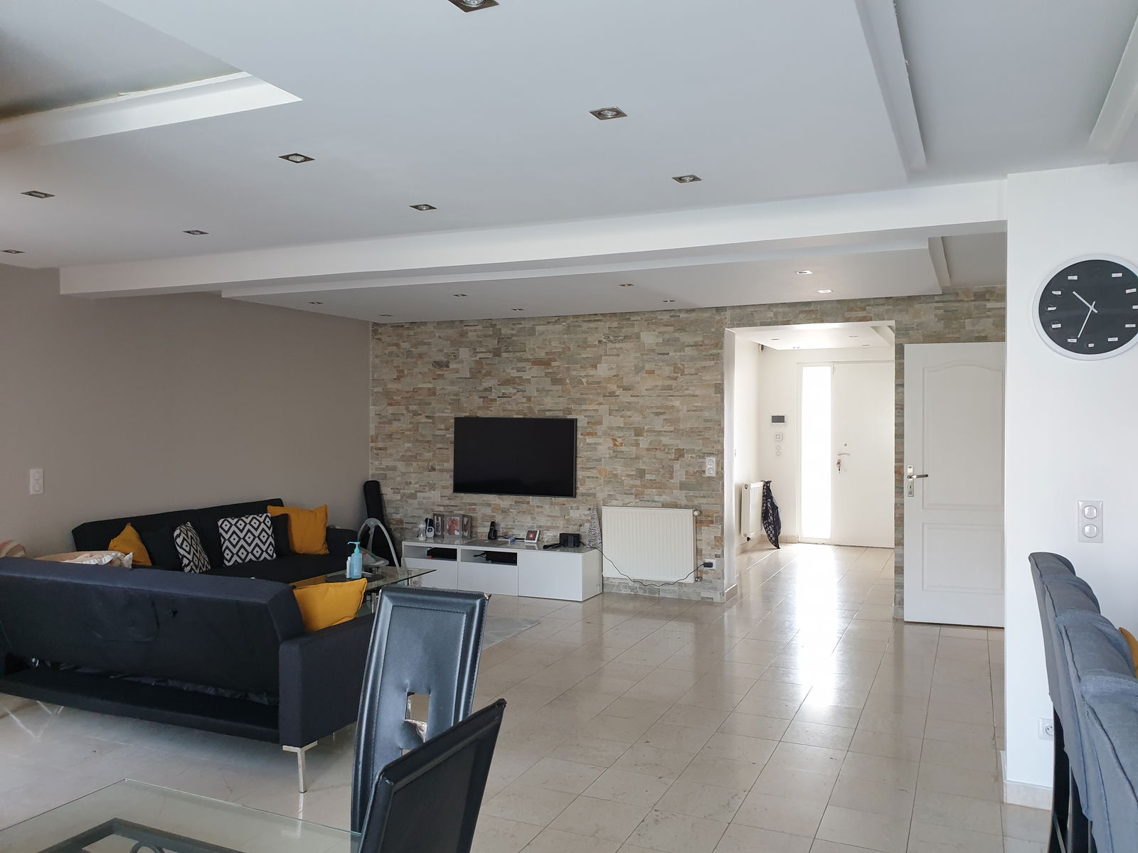 Kolokation Chelles 390702