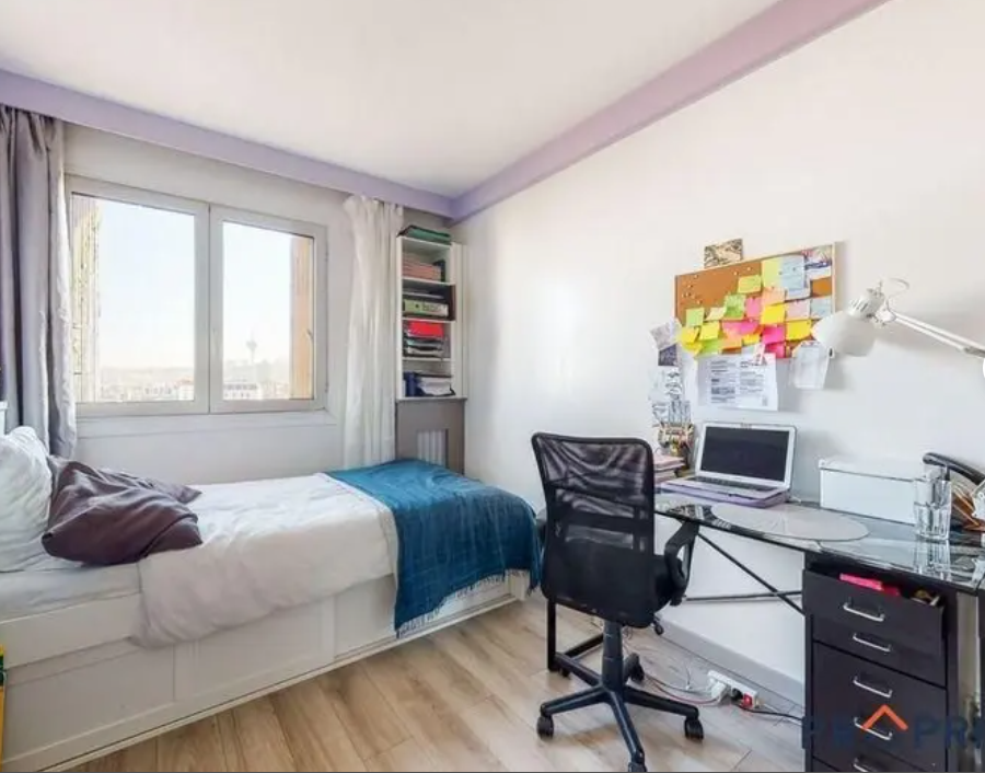 Kolokation Massy 245076