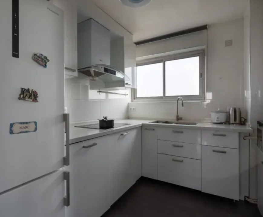 Kolokation Massy 245076