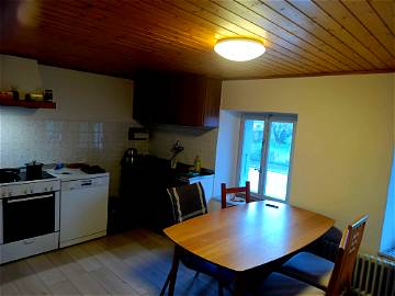 Roomlala | Wohngemeinschaft in Yvonand/ Geräumige Wohnung 10 m von Yverdon (Zug) entfernt