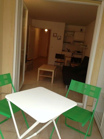 Unabhängiges Studio Nice 42428