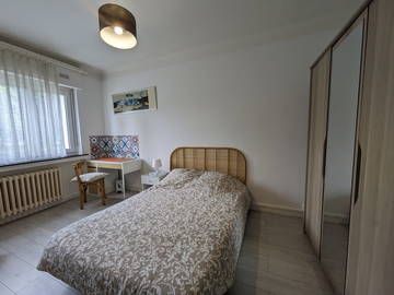 Roomlala | Wspólne zakwaterowanie dla dziewcząt z dostępem do stacji Thionville