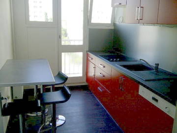 Roomlala | Wspólne zakwaterowanie dla studentów w 4-pokojowym mieszkaniu - Kenn Metro 