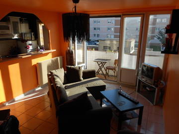 Roomlala | Wspólne zakwaterowanie w komfortowym dwupokojowym mieszkaniu typu duplex 