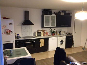 Roomlala | Wspólne zakwaterowanie w mieszkaniu o powierzchni 56 m2 50 metrów od metra
