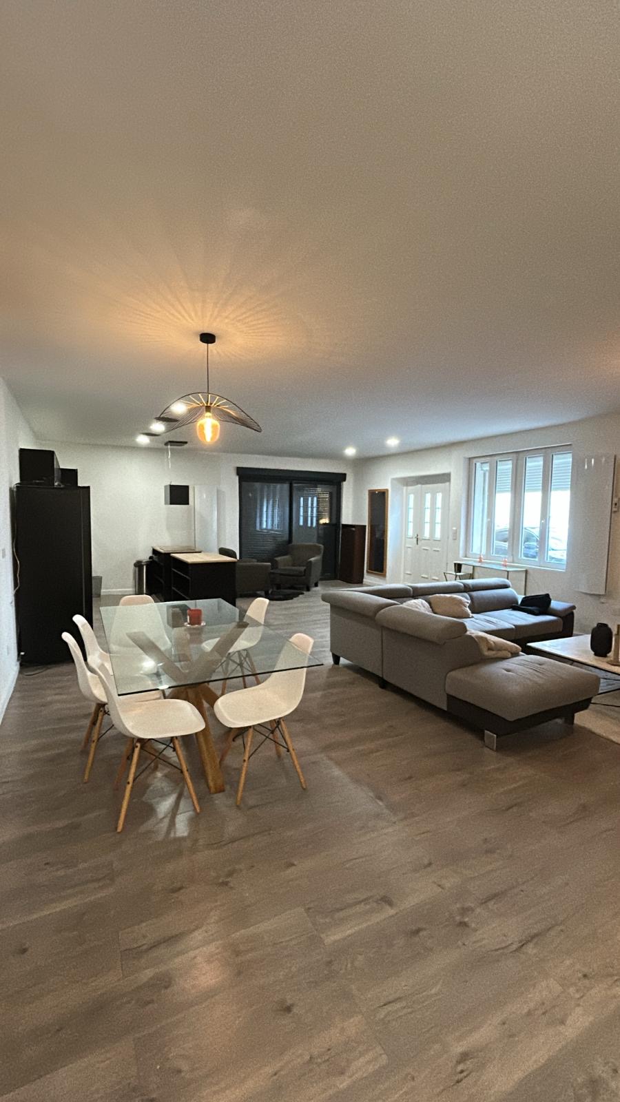 Kolokacja Carrières-sous-Poissy 534177