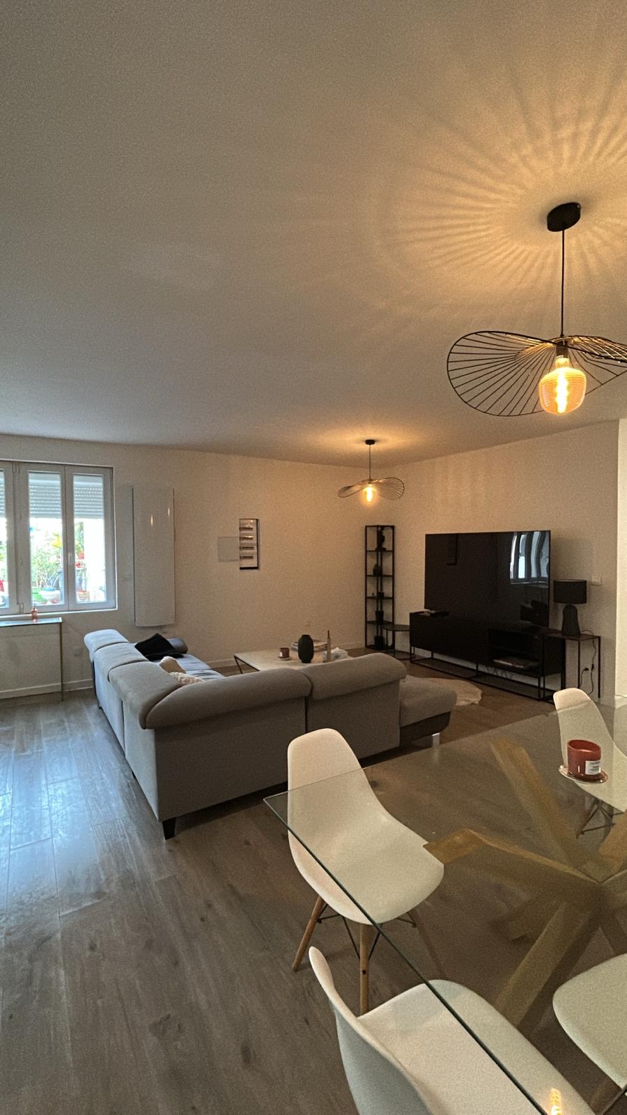 Kolokacja Carrières-sous-Poissy 534177