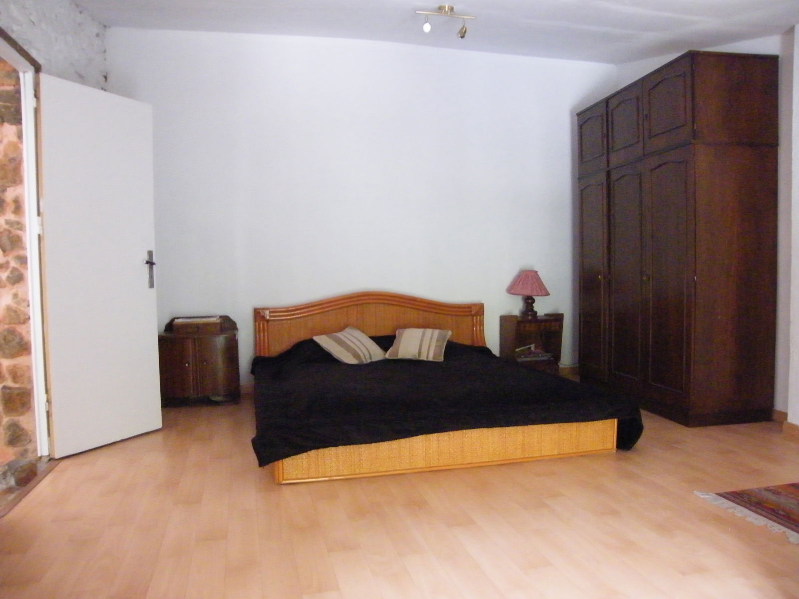 Niezależne Studio Flassans-sur-Issole 103310