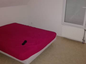 Roomlala | Wynajmij pokój w domu rezydenta