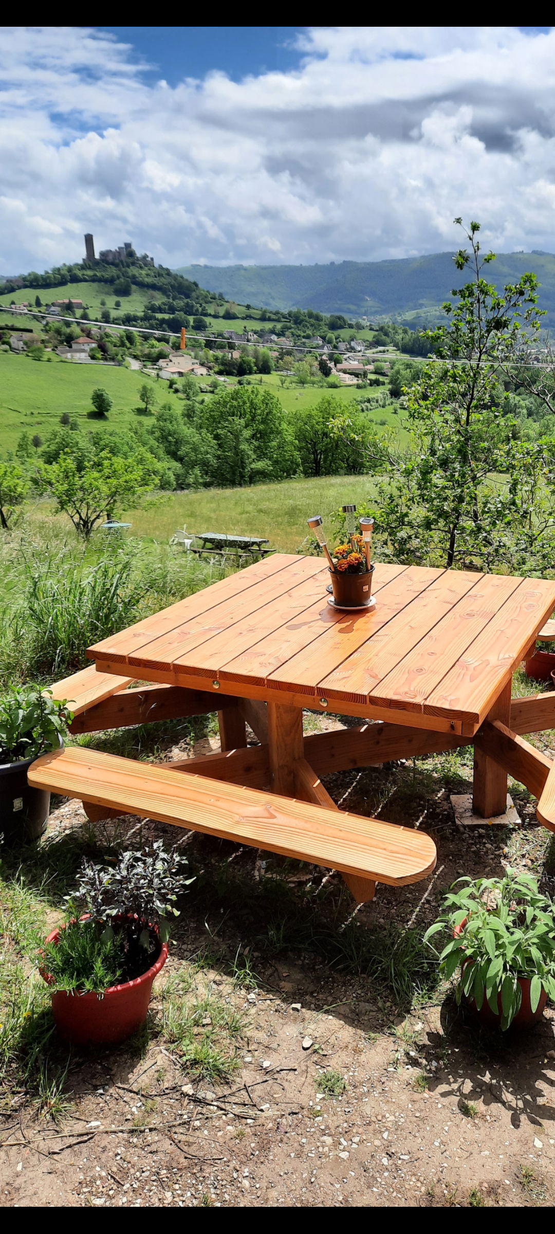 Homestay Saint-Laurent-les-Tours 384208