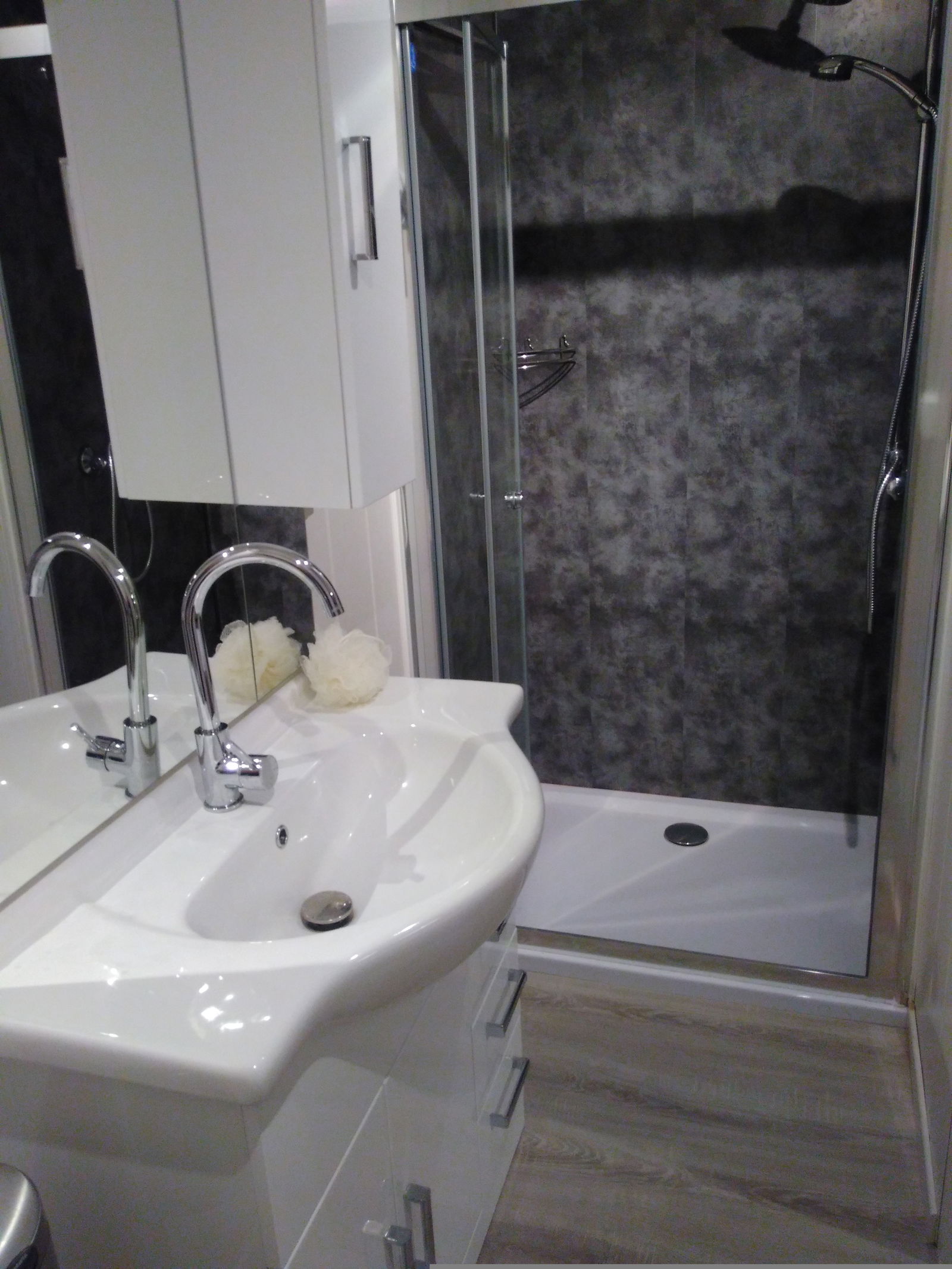 Homestay Villeneuve-de-Berg 215052