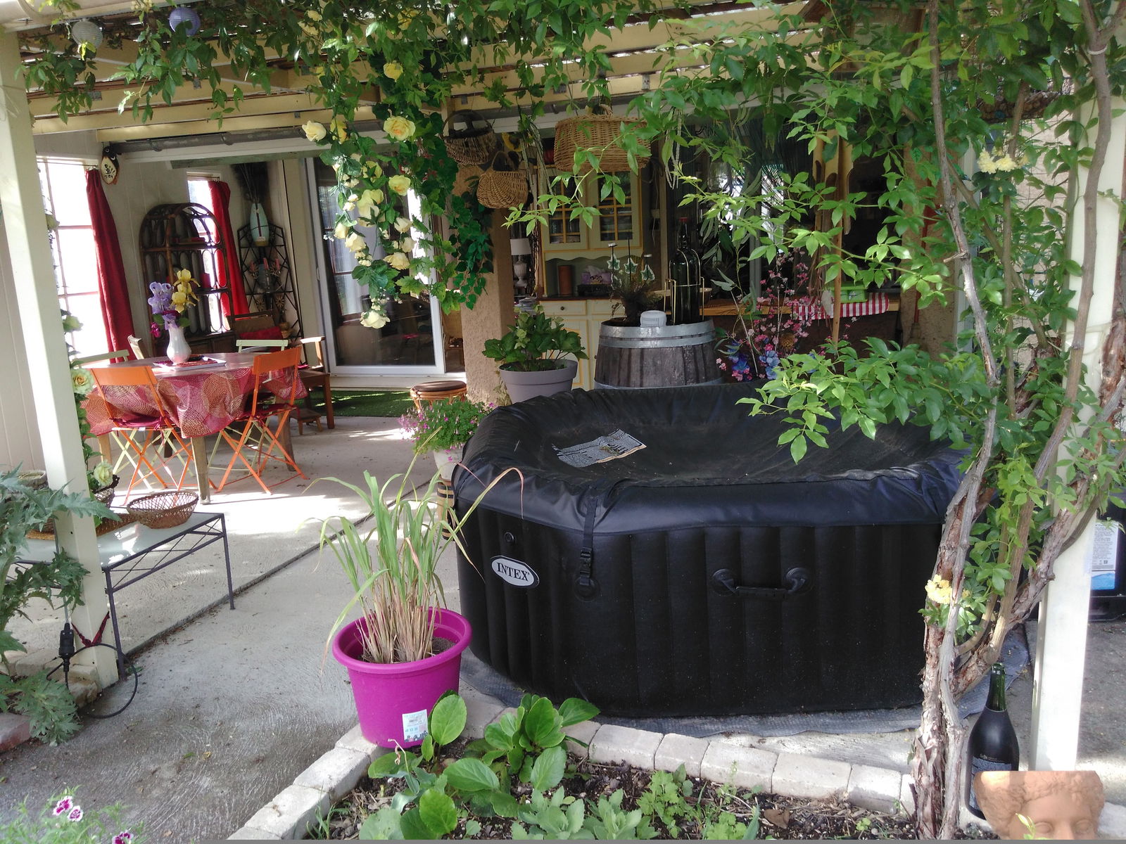 Homestay Villeneuve-de-Berg 215052
