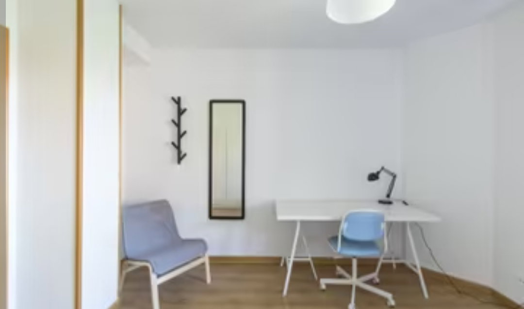 Homestay Pamplona 584115