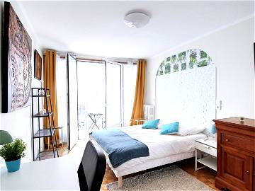 Roomlala | Zimmer Mit Eigenem Balkon – 17 M² – PA15