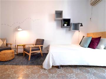 Roomlala | Zimmer Mit Privater Terrasse Und Doppelbett (RH16-R4)