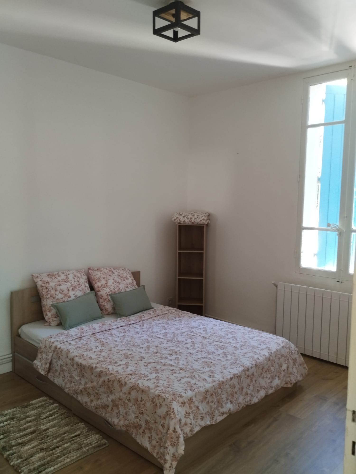 Wohngemeinschaft Nîmes 675986