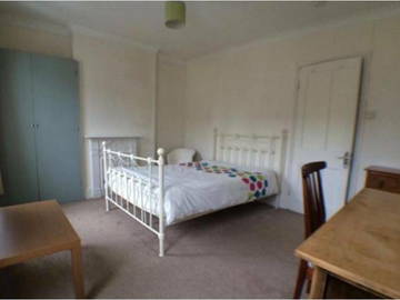 Roomlala | Zonnige Kingsize Kamer