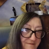 Roomlala | Elizabeth F.